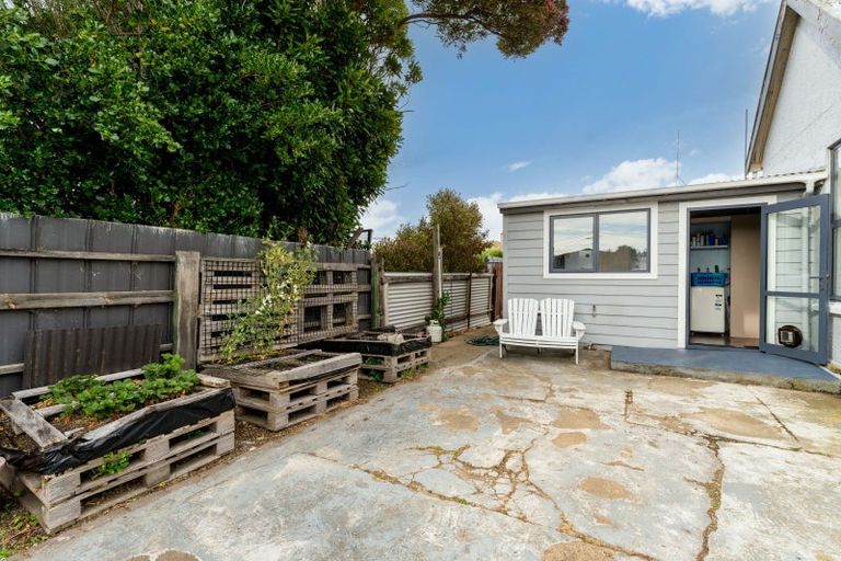 Photo of property in 11 Prendergast Street, South Dunedin, Dunedin, 9012