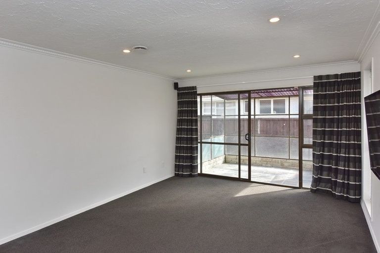 Photo of property in 17 Apollo Place, Papanui, Christchurch, 8052