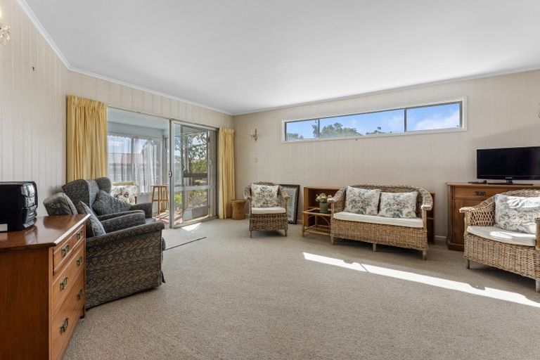 Photo of property in 8 Kowhai Street, Levin, 5510