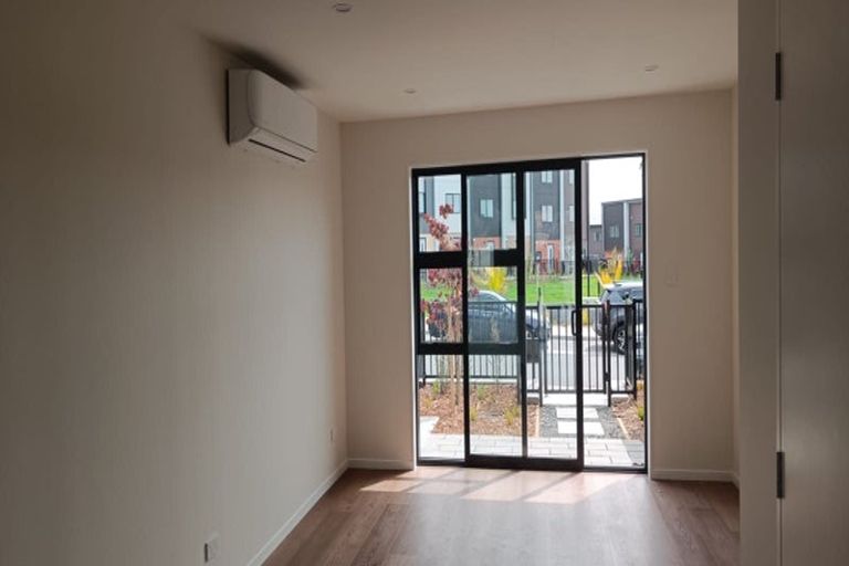 Photo of property in 37 Jabuka Street, Glen Eden, Auckland, 0602