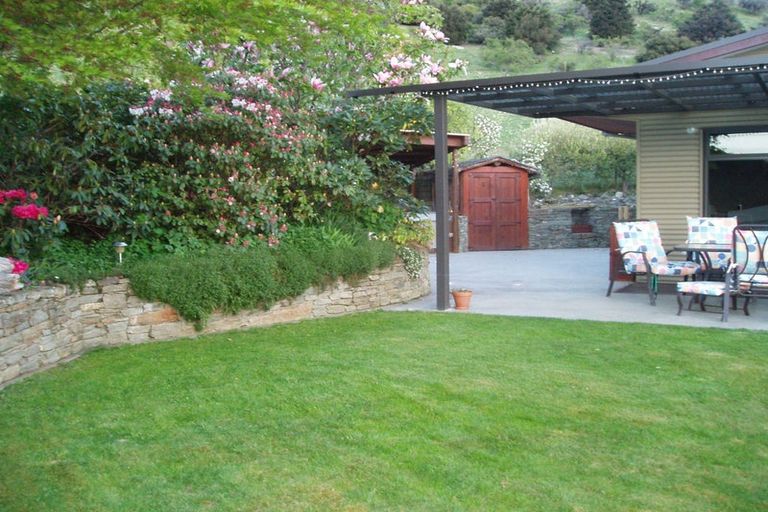 Photo of property in 9 Fastness Crescent, Wanaka, 9305