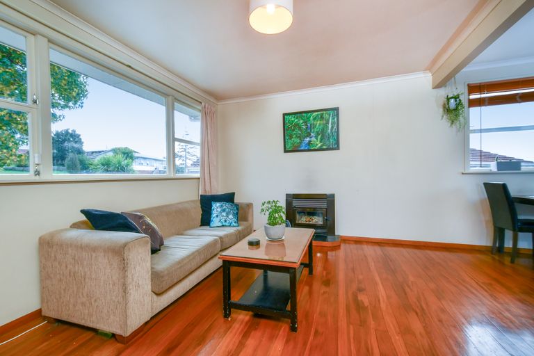 Photo of property in 20 Hartley Terrace, Massey, Auckland, 0614