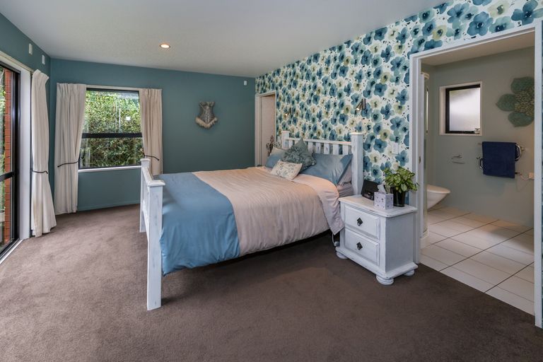 Photo of property in 10 Haineswood Lane, Sockburn, Christchurch, 8042