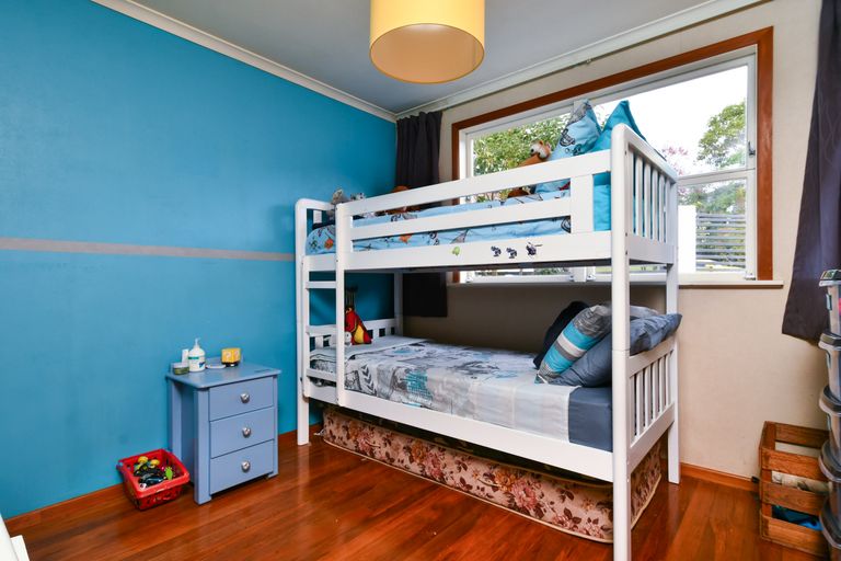 Photo of property in 20 Hartley Terrace, Massey, Auckland, 0614