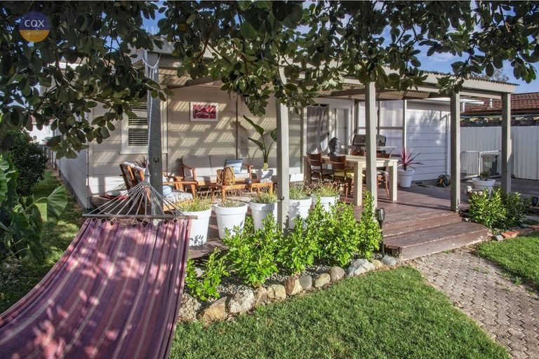 Photo of property in 18 Freyberg Avenue, Tamatea, Napier, 4112