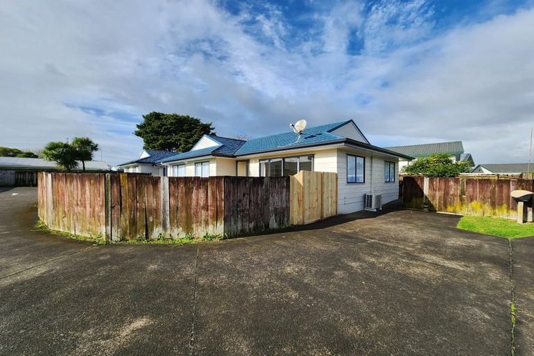 Photo of property in 1/14 Nerissa Place, Randwick Park, Auckland, 2105