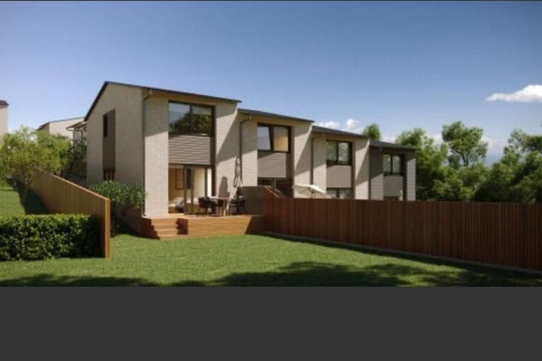 Photo of property in 11/19 Roberts Road, Glenfield, Auckland, 0629