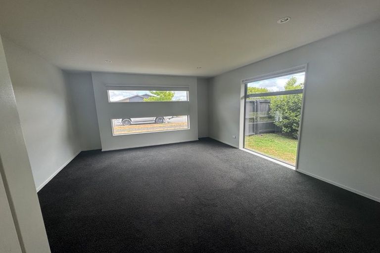 Photo of property in 8 Urihia Street, Marshland, Christchurch, 8083