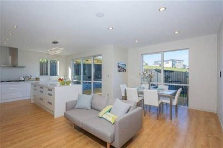 Photo of property in 5 Carex Way, Long Bay, Auckland, 0630