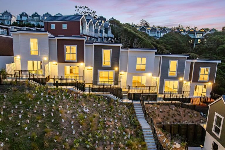 Photo of property in 49 Cleat Street, Whitby, Porirua, 5024