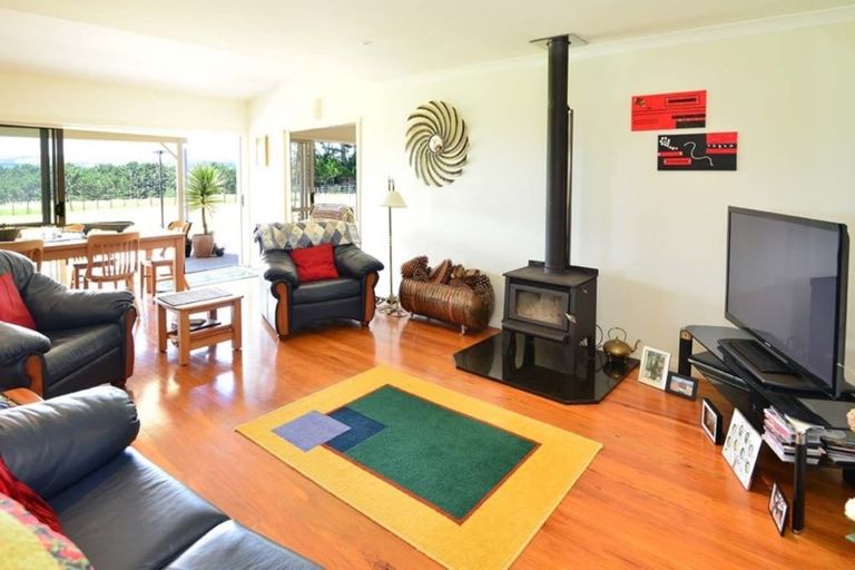 Photo of property in 135c Hutchinson Road, Helensville, 0875