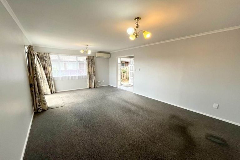 Photo of property in 2/15 Summermist Drive, Northpark, Auckland, 2013