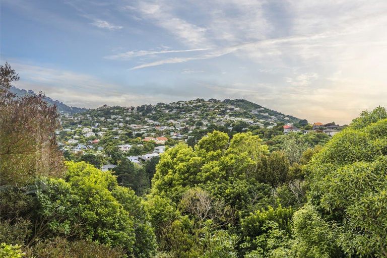Photo of property in 27u3 Winston Street, Crofton Downs, Wellington, 6035