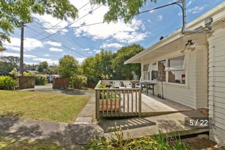 Photo of property in 23 Ellice Road, Totara Vale, Auckland, 0629