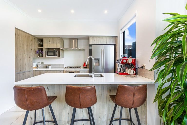 Photo of property in 20 Tuamaka Lane, Hobsonville, Auckland, 0616