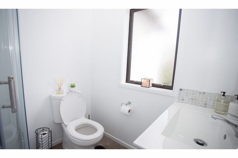 Photo of property in 73 Hargood Street, Woolston, Christchurch, 8062
