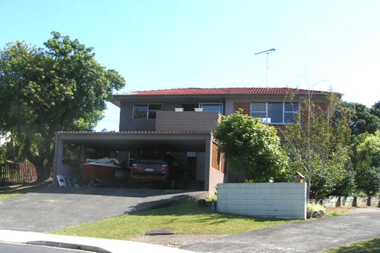Photo of property in 16 Regal Place, Forrest Hill, Auckland, 0620