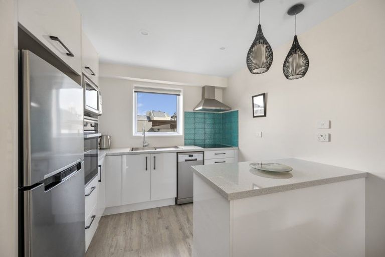 Photo of property in 233 Marine Parade, Napier South, Napier, 4110