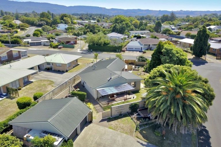 Photo of property in 2 Randell Place, Te Puke, 3119