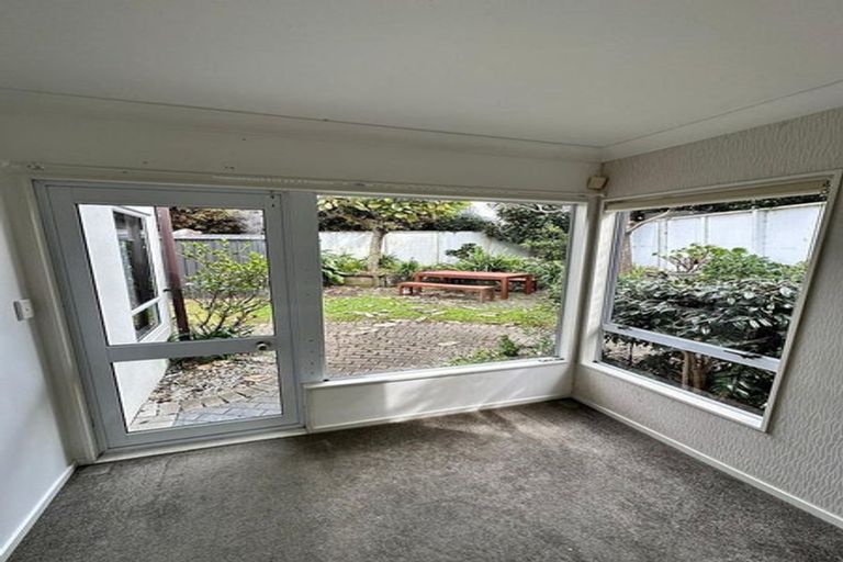 Photo of property in 2/13 Markham Place, Bucklands Beach, Auckland, 2012