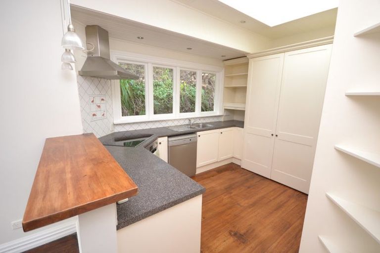 Photo of property in 43 Trelissick Crescent, Ngaio, Wellington, 6035