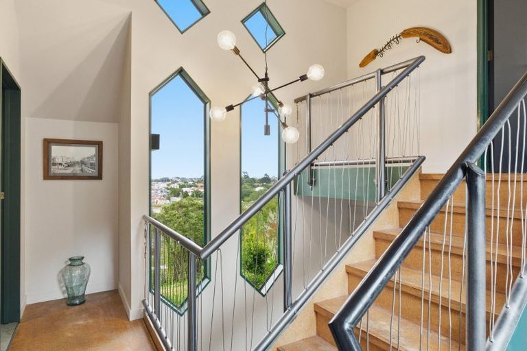 Photo of property in 8 Wairere Road, Bastia Hill, Whanganui, 4500