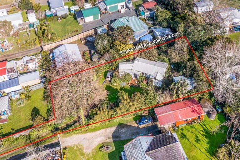 Photo of property in 11 Orere Point Road, Orere Point, Papakura, 2585