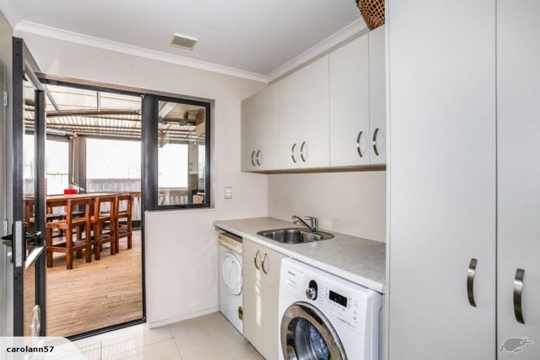 Photo of property in 2 Ellivani Rise, Pukekohe, 2120