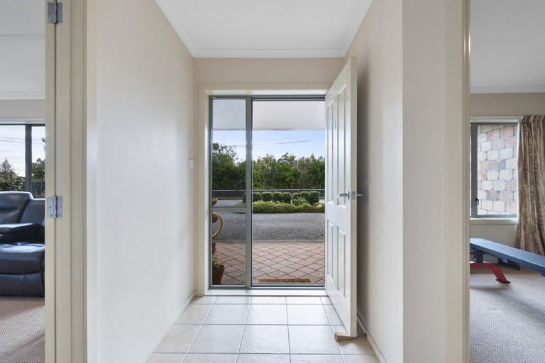 Photo of property in 5 Wilson Street, Bulls, 4818