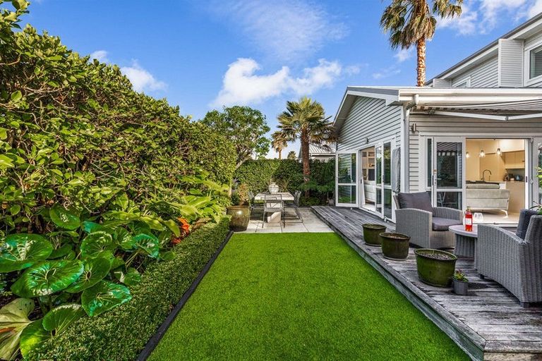 Photo of property in 18 Kensington Drive, Orewa, 0931