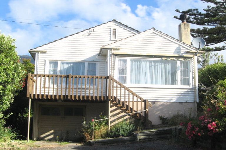 Photo of property in 17 William Street, Akaroa, 7520