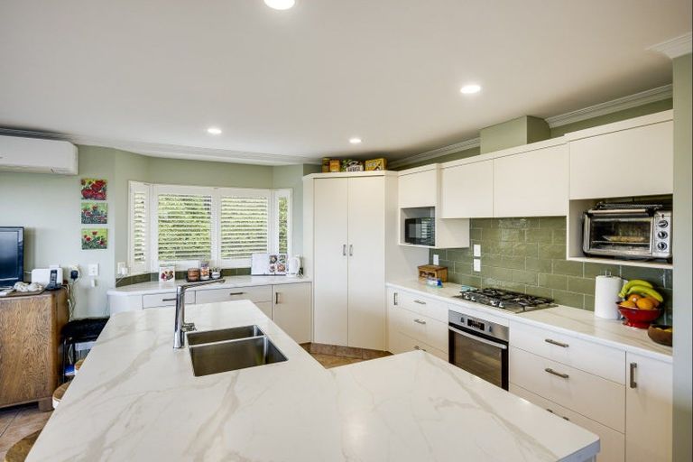 Photo of property in 76a Churchill Drive, Taradale, Napier, 4112