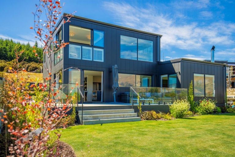 Photo of property in 6 Platinum Ridge, Wanaka, 9305