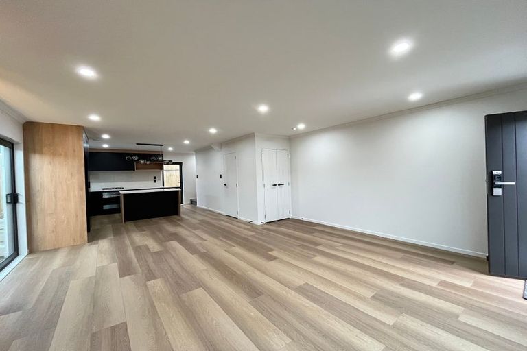 Photo of property in 8e Woburn Street, Mangere East, Auckland, 2024