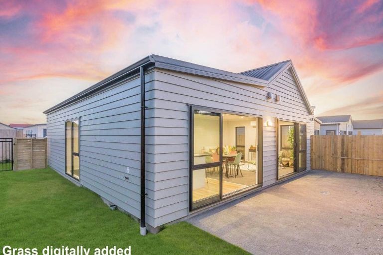 Photo of property in 8 Koru Loop, Paraparaumu, 5032