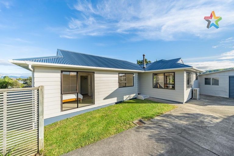 Photo of property in 27 Kaitangata Crescent, Kelson, Lower Hutt, 5010
