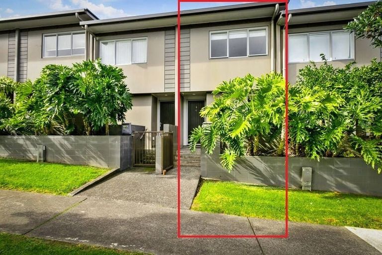 Photo of property in 6/1 Gracechurch Drive, Flat Bush, Auckland, 2016