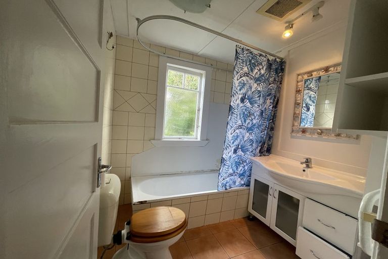 Photo of property in 1/173 Onewa Road, Birkenhead, Auckland, 0626