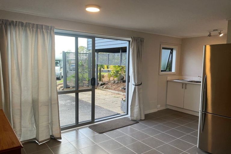 Photo of property in 34 Maori Hut Road, Red Beach, 0932
