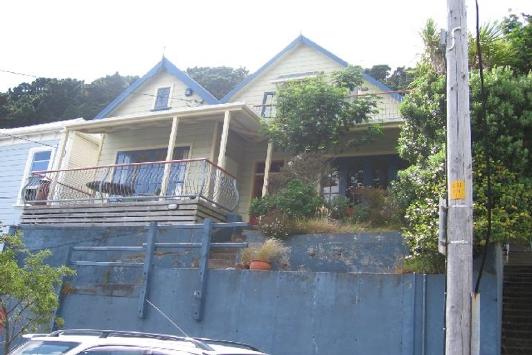 Photo of property in 33 Scarborough Terrace, Mount Victoria, Wellington, 6011