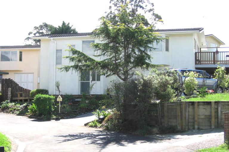 Photo of property in 80h Tirimoana Road, Te Atatu South, Auckland, 0602