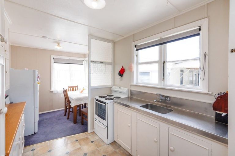 Photo of property in 15 Upham Terrace, Roslyn, Palmerston North, 4414