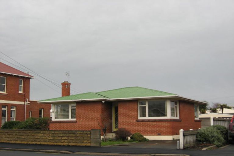 Photo of property in 73 Macandrew Road, South Dunedin, Dunedin, 9012