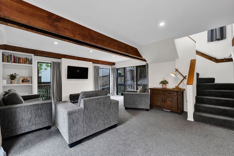 Photo of property in 10 Hood Place, Spotswood, New Plymouth, 4310