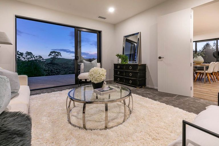 Photo of property in 32 Paparahi Place, Wainui, Silverdale, 0992