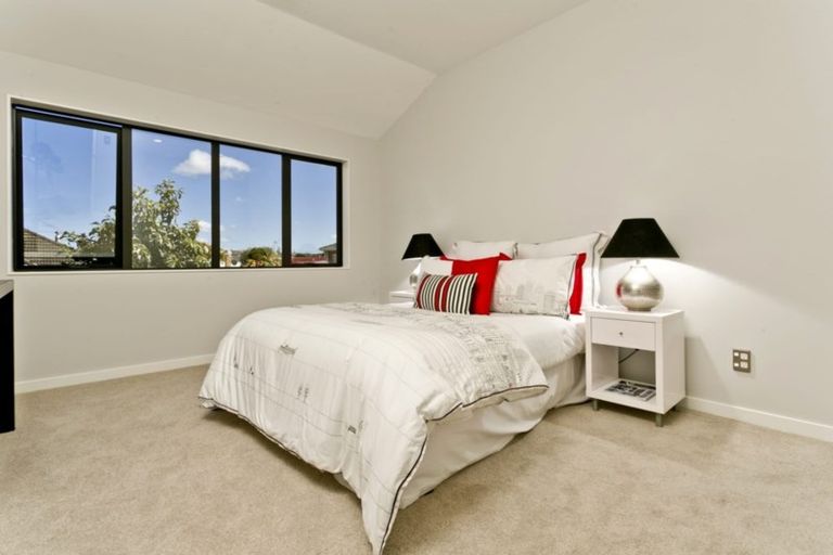 Photo of property in 2a Brook Street, Milford, Auckland, 0620