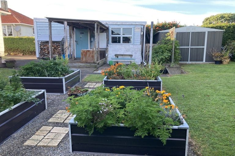 Photo of property in 41 Seymour Street, Waitara, 4320