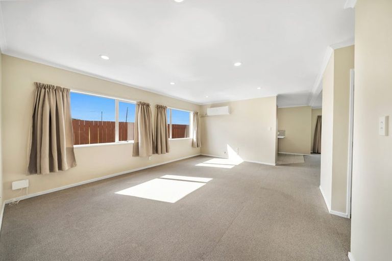 Photo of property in 28 Crossandra Drive, Mangere, Auckland, 2022