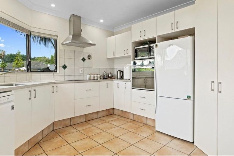 Photo of property in 32 Highgrove Place, Bethlehem, Tauranga, 3110