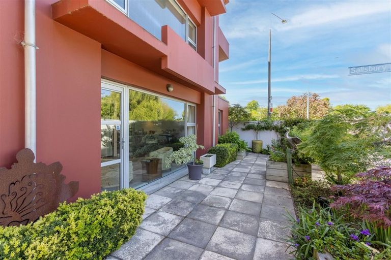 Photo of property in 82d Park Terrace, Christchurch Central, Christchurch, 8013